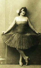 1924, Kiss Katalin, smile, fatness, dancer, lady, cross-legged standing, Fortepan #77961