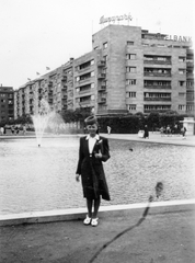 Magyarország, Budapest XIII., Szent István park., 1942, Orbán György, szökőkút, Budapest, park, sarokház, lány, Fortepan #78097