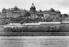 Hungary, Budapest I., Királyi Palota (később Budavári Palota), előtérben a Fiume Szálló a Lánchíd utcában., 1932, Fortepan, palace, Budapest, Fortepan #7814