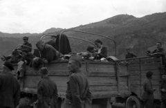 Magyar-lengyel határsáv. A felvétel a lengyel katonák Magyarországra és Romániába történő átmenekítésekor készült., 1939, Berkó Pál, teherautó, katona, lengyel katona, Fortepan #78280