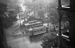 Hungary, Budapest VIII., József körút és a Rákóczi tér a Kölcsey utcából nézve., 1944, Berkó Pál, fountain, tram, public toilet, rain, siren, Odol-brand, Budapest, Fortepan #78298