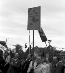 Magyarország, Budapest XIV., Hősök tere, május 1-i ünnepség., 1947, Berkó Pál, plakát, Budapest, demonstrációs tábla, Fortepan #78654