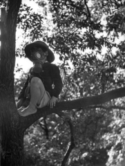 1946, Berkó Pál, gas mask, barefoot, sitting on a tree, kid, Fortepan #78980