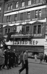 Magyarország, Budapest VIII., József körút a Népszínház utca torkolatától nézve. Május 1-i felvonulás., 1947, Berkó Pál, Rákosi Mátyás-ábrázolás, Budapest, Fortepan #79079