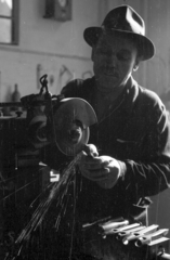 1946, Berkó Pál, worker, wreath, puncher, Fortepan #79094