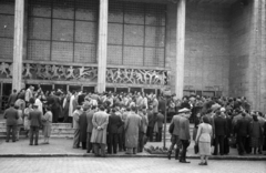 Magyarország, Budapest XIV., Istvánmezei út 3-5. Nemzeti Sportcsarnok (később Gerevich Aladár Nemzeti Sportcsarnok). Az 1956. május 18-án tartott budapesti pártaktíva ülés résztvevői., 1956, Berkó Pál, Budapest, dekoráció, modern építészet, Fortepan #79126