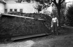 Hungary, Szombathely, Légszeszgyár., 1946, Berkó Pál, muscle, half-naked, worker, coal, Fortepan #79216