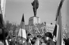 Magyarország, Budapest XIV., Ötvenhatosok tere (Sztálin tér), Sztálin szobor., 1955, Berkó Pál, híres ember, felvonulás, Sztálin ábrázolás, Budapest, Fortepan #79229