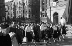 Hungary, Budapest VIII., a Népszínház utca a Nagy Fuvaros utca és a Bérkocsis utca felé nézve, május 1-i felvonulás., 1946, Berkó Pál, Budapest, mass, sign-board, Fortepan #79265