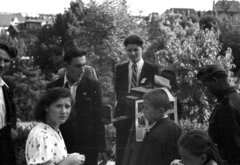 1946, Berkó Pál, photography, lady, teenager, boys, box camera, streetphotography, Fortepan #79323