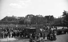 Magyarország, Budapest XIV., Hősök tere, május 1-i ünnepség., 1947, Berkó Pál, mentőautó, hordágy, Budapest, felvonulás, Fortepan #79345