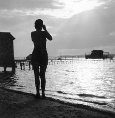 Hungary, Balatonlelle, Balaton-part., 1948, Fortepan, lady, silhouette, backlight, Fortepan #7940