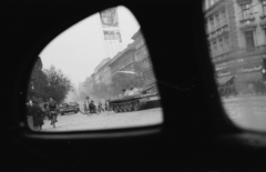 Magyarország, Budapest VI., Oktogon (November 7. tér), szemben a Teréz (Lenin) körút a Nyugati (Marx) tér felé nézve., 1956, Berkó Pál, plakát, forradalom, harckocsi, Budapest, Best of, járműbelső, Fortepan #79418