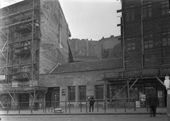 Magyarország, Budapest I., Széna téri házak a Hattyú utca és az Ostrom utca között., 1958, UVATERV, állvány, Budapest, cukrászda, MÁVAUT-szervezet, élelmiszerbolt, Fortepan #79681