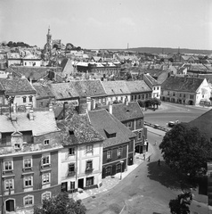 Magyarország, Sopron, kilátás a Tűztoronyból az Előkapu és a Várkerület (Lenin körút) felé, balra a Szent Mihály-templom., 1967, UVATERV, Fortepan #79733