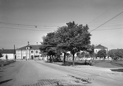 Hungary, Szolnok, vasútállomás., 1955, UVATERV, bus, Hungarian brand, train station, train station, Fortepan #79751