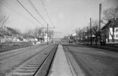 Magyarország, Budapest III., Szentendrei út a Kaszásdűlő (Benedek Elek) utca HÉV-megállónál., 1960, UVATERV, templom, kápolna, gyárkémény, felsővezeték, Budapest, Fortepan #79812