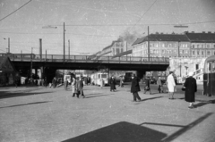 Magyarország, Budapest IX., Boráros tér, a Petőfi híd hídfője, háttérben a Közraktár utca házsora., 1959, UVATERV, forgalom, teherautó, utcakép, villamos, Budapest, Fortepan #79958