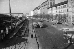 Magyarország, Budapest IX., Közraktár utca a Petőfi híd hídfőjéről nézve., 1959, UVATERV, Ikarus 620/630, GAZ M21 Volga, mercedes w120, Moszkvics 407, Csepel B-350/D-350, Budapest, FSO Warszawa, Fortepan #79959