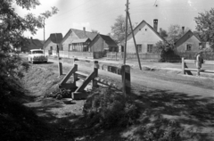 Magyarország, Vértesacsa, Fő utca., 1950, UVATERV, utcakép, Tatra 600 Tatraplan, Fortepan #80181