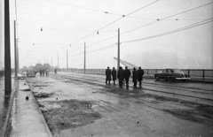 Magyarország, Budapest, az újjáépített Petőfi híd terhelési próbája., 1952, UVATERV, amerikai gyártmány, hídépítés, Chevrolet-márka, automobil, Pontiac-márka, Chevrolet DeLuxe, Pontiac Chieftain, Fortepan #80234