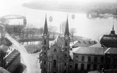 Hungary, Esztergom, Víziváros, a Loyolai Szent Ignác templom és a Prímási palota, háttérben a csonka Mária Valéria híd., 1969, Fortepan, bridge, picture, wrecked bridge, Danube, Duna-bridge, János Feketeházy-design, Fortepan #8122