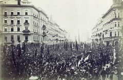 Magyarország, Budapest VII., Erzsébet körút, Kossuth Lajos temetési menete a Dohány utcánál. A felvétel 1894. április 1-én készült. A kép forrását kérjük így adja meg: Fortepan / Budapest Főváros Levéltára. Levéltári jelzet: HU.BFL.XV.19.d.1.04.016, 1900, Budapest Főváros Levéltára / Klösz György fényképei, Klösz György, Budapest, Fortepan #82046