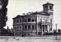 Hungary, Budapest VI., Andrássy út 129. Bellevue-ház. Többszöri bontás és átalakítás után ma a szerb (korábban jugoszláv) követség épülete áll a helyén. A felvétel 1876 körül készült. A kép forrását kérjük így adja meg: Fortepan / Budapest Főváros Levéltára. Levéltári jelzet: HU.BFL.XV.19.d.1.05.060, 1900, Budapest Főváros Levéltára / Klösz György fényképei, Klösz György, Budapest, Fortepan #82115