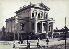 Hungary, Budapest VI., Andrássy (Sugár) út 123., a Sugárúti Építő Vállalat által épített villa. A felvétel 1876 körül készült. A kép forrását kérjük így adja meg: Fortepan / Budapest Főváros Levéltára. Levéltári jelzet: HU.BFL.XV.19.d.1.05.062, 1900, Budapest Főváros Levéltára / Klösz György fényképei, Klösz György, street repair, Budapest, Fortepan #82117