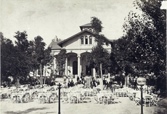 Magyarország, Margitsziget, Budapest, Alsószigeti Nagyvendéglő (a késöbbi Casino helyén). A felvétel az 1880-as években készült. A kép forrását kérjük így adja meg: Fortepan / Budapest Főváros Levéltára. Levéltári jelzet: HU.BFL.XV.19.d.1.05.100, 1900, Budapest Főváros Levéltára / Klösz György fényképei, Klösz György, kerthelyiség, Fortepan #82155