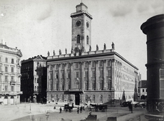 Magyarország, Budapest V., Városház tér, "régi pesti Városháza", ma a Piarista tömb található itt. A felvétel 1880-1890 között készült. A kép forrását kérjük így adja meg: Fortepan / Budapest Főváros Levéltára. Levéltári jelzet: HU.BFL.XV.19.d.1.06.017, 1900, Budapest Főváros Levéltára / Klösz György fényképei, Klösz György, Budapest, Fortepan #82278