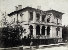 Magyarország, Budapest VI., Munkácsy Mihály (Epreskert) utca 12., Schubert Ármin építőmester villája. A felvétel 1880-1890 között készült. A kép forrását kérjük így adja meg: Fortepan / Budapest Főváros Levéltára. Levéltári jelzet: HU.BFL.XV.19.d.1.06.056, 1900, Budapest Főváros Levéltára / Klösz György fényképei, Klösz György, villa, Budapest, Fortepan #82317