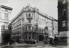 Magyarország, Budapest VI., Csányi utca - Király utca sarok, Pekáry-ház. A felvétel 1893-1897 között készült. A kép forrását kérjük így adja meg: Fortepan / Budapest Főváros Levéltára. Levéltári jelzet: HU.BFL.XV.19.d.1.07.105, 1900, Budapest Főváros Levéltára / Klösz György fényképei, Klösz György, cégtábla, üzletportál, Budapest, Fortepan #82429