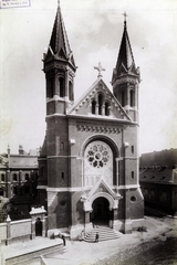 Magyarország, Budapest VIII., Lőrinc pap tér (József utca) - Mária utca sarok, Jézus Szíve templom. A felvétel 1890 után készült. A kép forrását kérjük így adja meg: Fortepan / Budapest Főváros Levéltára. Levéltári jelzet: HU.BFL.XV.19.d.1.07.197, 1900, Budapest Főváros Levéltára / Klösz György fényképei, Klösz György, templom, Budapest, Kauser József-terv, jezsuita, Fortepan #82521