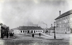 Magyarország, Budapest III., Kolosy (Lujza) tér a Szépvölgyi út felől nézve. Jobbra a Lajos utca és a Lujza Gőzmalom. A felvétel 1890 után készült. A kép forrását kérjük így adja meg: Fortepan / Budapest Főváros Levéltára. Levéltári jelzet: HU.BFL.XV.19.d.1.08.028, 1900, Budapest Főváros Levéltára / Klösz György fényképei, Klösz György, malom, kávéház, gőzmalom, Budapest, Fortepan #82553