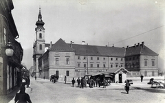 Magyarország, Budapest I., Batthyány (Bomba) tér, az Erzsébet apácák kolostora és kórháza (később szociális otthon). A felvétel 1890 után készült. A kép forrását kérjük így adja meg: Fortepan / Budapest Főváros Levéltára. Levéltári jelzet: HU.BFL.XV.19.d.1.08.045, 1900, Budapest Főváros Levéltára / Klösz György fényképei, Klösz György, Budapest, Fortepan #82570