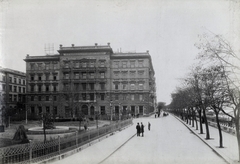 Magyarország, Budapest V., Vigadó tér, az Első Magyar Általános Biztosító Társaság székháza. A felvétel 1890 után készült. A kép forrását kérjük így adja meg: Fortepan / Budapest Főváros Levéltára. Levéltári jelzet: HU.BFL.XV.19.d.1.08.062, 1900, Budapest Főváros Levéltára / Klösz György fényképei, Klösz György, Budapest, eltűnt épület, Fortepan #82587