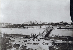 Magyarország, Budapest V., Széchenyi István (Ferenc József) tér, szemben a Széchenyi Lánchíd és a budai Vár. A kép forrását kérjük így adja meg: Fortepan / Budapest Főváros Levéltára. Levéltári jelzet: HU.BFL.XV.19.d.1.08.112, 1904, Budapest Főváros Levéltára / Klösz György fényképei, Klösz György, Duna, Budapest, függőhíd, William Tierney Clark-terv, Fortepan #82637