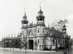 Magyarország, Városliget, Budapest XIV., "Millenniumi kiállítás: Posta, távírda, távbeszélő pavilon. A felvétel 1896-ban készült." A kép forrását kérjük így adja meg: Fortepan / Budapest Főváros Levéltára. Levéltári jelzet: HU.BFL.XV.19.d.1.09.011, 1900, Budapest Főváros Levéltára / Klösz György fényképei, Klösz György, Budapest, Ezredéves Országos Kiállítás, Fortepan #82685