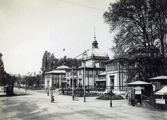 Magyarország, Városliget, Budapest XIV., Millenniumi kiállításra épített Budapest fő- és székesfőváros pavilonja. A felvétel 1896-ban készült. A kép forrását kérjük így adja meg: Fortepan / Budapest Főváros Levéltára. Levéltári jelzet: HU.BFL.XV.19.d.1.09.026, 1900, Budapest Főváros Levéltára / Klösz György fényképei, Klösz György, villamos, Budapest, Ezredéves Országos Kiállítás, Fortepan #82700