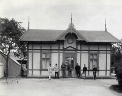 Magyarország, Városliget, Budapest XIV., "Millenniumi kiállítás: A K. u. K. közös hivatali irodája (?). A felvétel 1896-ban készült." A kép forrását kérjük így adja meg: Fortepan / Budapest Főváros Levéltára. Levéltári jelzet: HU.BFL.XV.19.d.1.09.090, 1900, Budapest Főváros Levéltára / Klösz György fényképei, Klösz György, katonaság, Budapest, Ezredéves Országos Kiállítás, Fortepan #82748