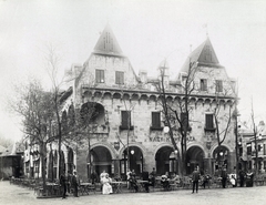 Magyarország, Városliget, Budapest XIV., "Millenniumi kiállítás: Az Ős-Budavára mulatókomplexum Nagykávéháza vendégei. A felvétel 1896-ban készült." A kép forrását kérjük így adja meg: Fortepan / Budapest Főváros Levéltára. Levéltári jelzet: HU.BFL.XV.19.d.1.09.117, 1900, Budapest Főváros Levéltára / Klösz György fényképei, Klösz György, kávéház, Budapest, Ezredéves Országos Kiállítás, Fortepan #82775