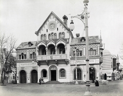 Magyarország, Városliget, Budapest XIV., "Millenniumi kiállítás: Az Ős-Budavár Királyi csarnok nevű pavilonja. A felvétel 1896-ban készült." A kép forrását kérjük így adja meg: Fortepan / Budapest Főváros Levéltára. Levéltári jelzet: HU.BFL.XV.19.d.1.09.131, 1900, Budapest Főváros Levéltára / Klösz György fényképei, Klösz György, Budapest, Ezredéves Országos Kiállítás, Fortepan #82788