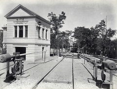 Magyarország, Városliget, Budapest XIV., "Millenniumi kiállítás: Központi váltó. A felvétel 1896-ban készült." A kép forrását kérjük így adja meg: Fortepan / Budapest Főváros Levéltára. Levéltári jelzet: HU.BFL.XV.19.d.1.09.160, 1900, Budapest Főváros Levéltára / Klösz György fényképei, Klösz György, Budapest, Ezredéves Országos Kiállítás, Fortepan #82812