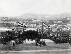 Magyarország, budai Vár, Budapest I., &#34;Millenniumi kiállítás: Az új Királyi Palota (később Budavári Palota) alapkőletétele szemben a Naphegy panorámájával. A felvétel 1896. június 6-án készült.&#34; A kép forrását kérjük így adja meg: Fortepan / Budapest Főváros Levéltára. Levéltári jelzet: HU.BFL.XV.19.d.1.09.168, 1900, Budapest Főváros Levéltára / Klösz György fényképei, Klösz György, Budapest, Ezredéves Országos Kiállítás, Fortepan #82816