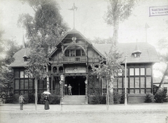 Magyarország, Városliget, Budapest XIV., "Millenniumi kiállítás: Frigyes főherceg őfenségének pavilonja (főhercegi uradalom). A felvétel 1896-ban készült." A kép forrását kérjük így adja meg: Fortepan / Budapest Főváros Levéltára. Levéltári jelzet: HU.BFL.XV.19.d.1.10.052, 1900, Budapest Főváros Levéltára / Klösz György fényképei, Klösz György, Budapest, Ezredéves Országos Kiállítás, Fortepan #82894