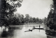 Magyarország, Vácrátót, Vigyázó Sándor gróf kastélyának parkja. A felvétel 1895-1899 között készült. A kép forrását kérjük így adja meg: Fortepan / Budapest Főváros Levéltára. Levéltári jelzet: HU.BFL.XV.19.d.1.11.105, 1900, Budapest Főváros Levéltára / Klösz György fényképei, Klösz György, tó, ladik, Fortepan #83197