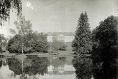 Szlovákia, Vámosbalog, Felsőbalog (ekkor önálló, ma a község része), Coburg Fülöp herceg kastélya a park felől nézve. A felvétel 1895-1899 között készült. A kép forrását kérjük így adja meg: Fortepan / Budapest Főváros Levéltára. Levéltári jelzet: HU.BFL.XV.19.d.1.12.060, 1900, Budapest Főváros Levéltára / Klösz György fényképei, Klösz György, barokk-stílus, palota, reneszánsz, timpanon, Fortepan #83364