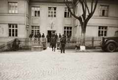 Slovakia, Trenč, Rárós, a határvadász őrs laktanyája., 1939, Ebner, border crossing, cobblestones, border patrol, Fortepan #83637