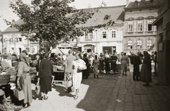 Hungary, Sopron, Kisvárkerület, piac, jobb oldalon a mára lebontott Húscsarnok épülete., 1939, Ebner, market, Fortepan #83644